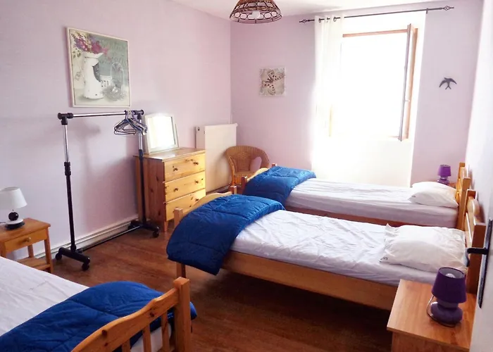 Hébergement de vacances Maison Charmante à Mercœur Avec Jardin Et Parking *